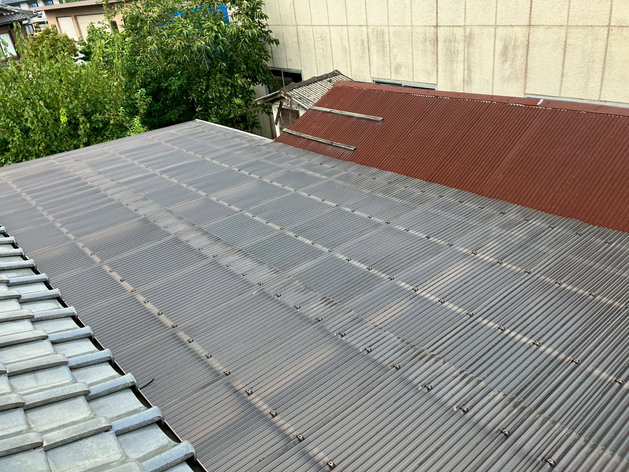 ポリカーボネート製の波板